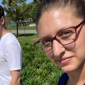 Meet your Posher, Danielle